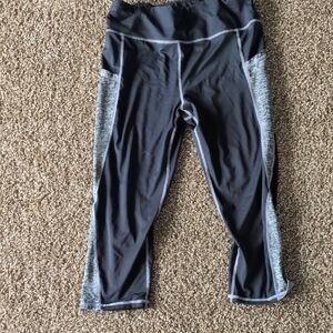 Mido Black and Gray Cropped Leggings With Pockets